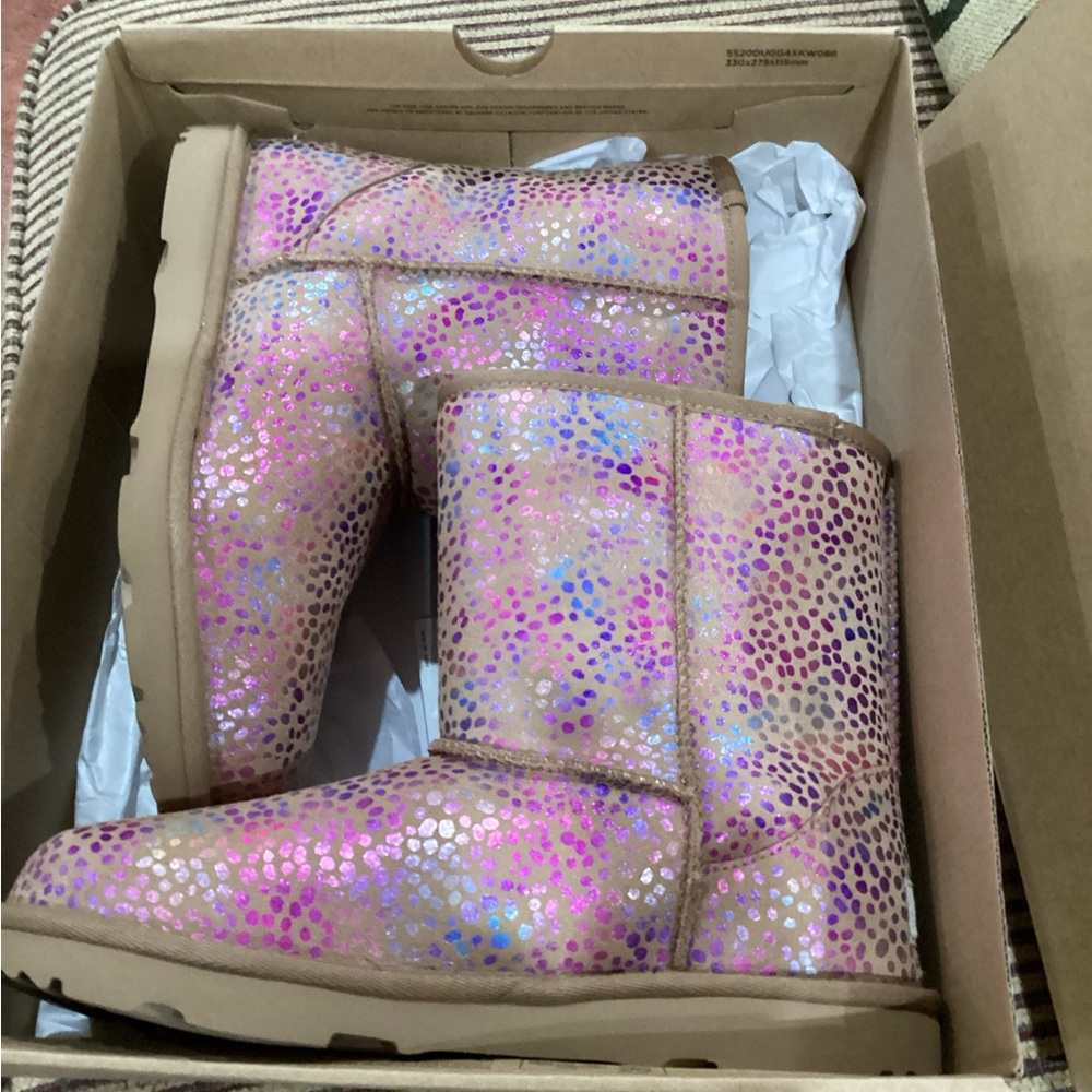 UGG kids classic boots brand new